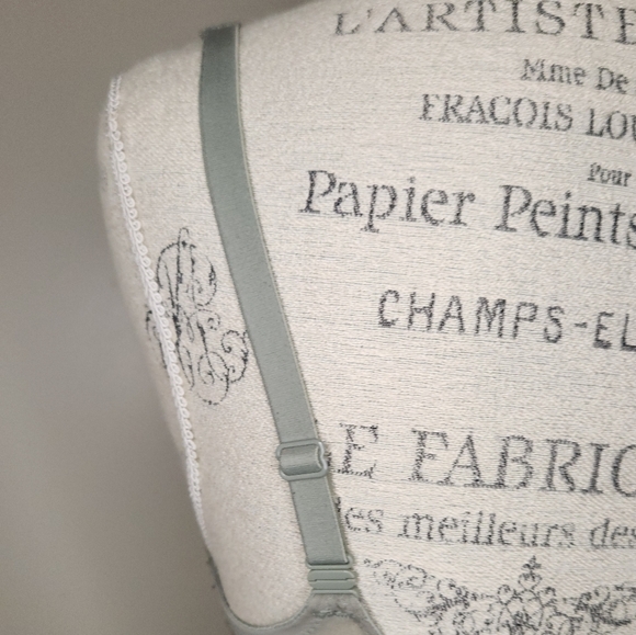 Victoria's Secret vintage lace pushup bra - Picture 7 of 13